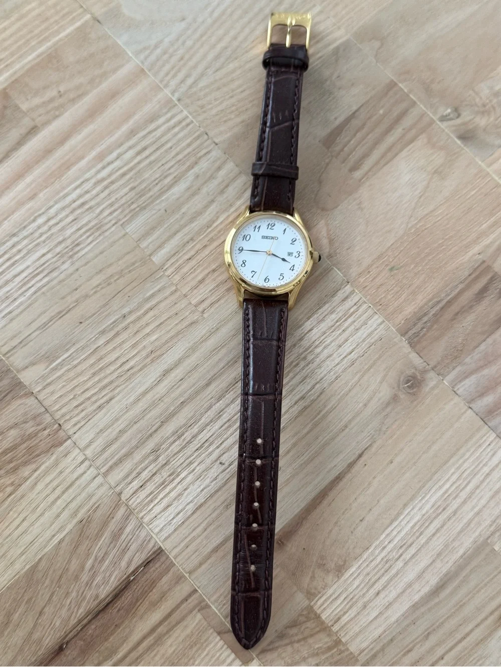 Seiko White Dial Watch Gold-Tone Case Brown Genuine Leather Strap Date Window